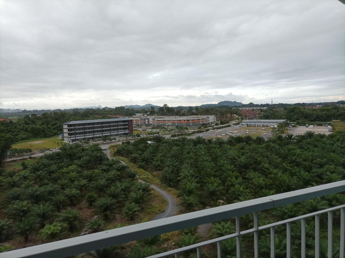 Ike Village Homestay Near With Uitm Kota Samarahan Exterior foto